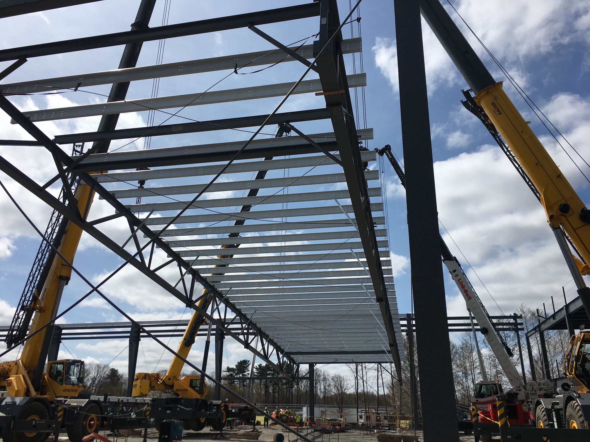 Structural-steel trusses and roof-framing system at Bentley University
